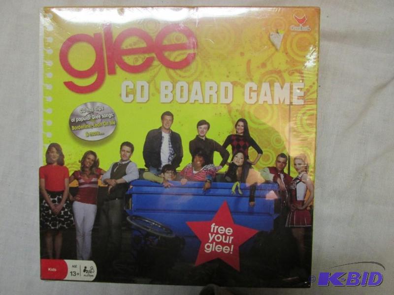 lot 155 image: Glee CD board game...