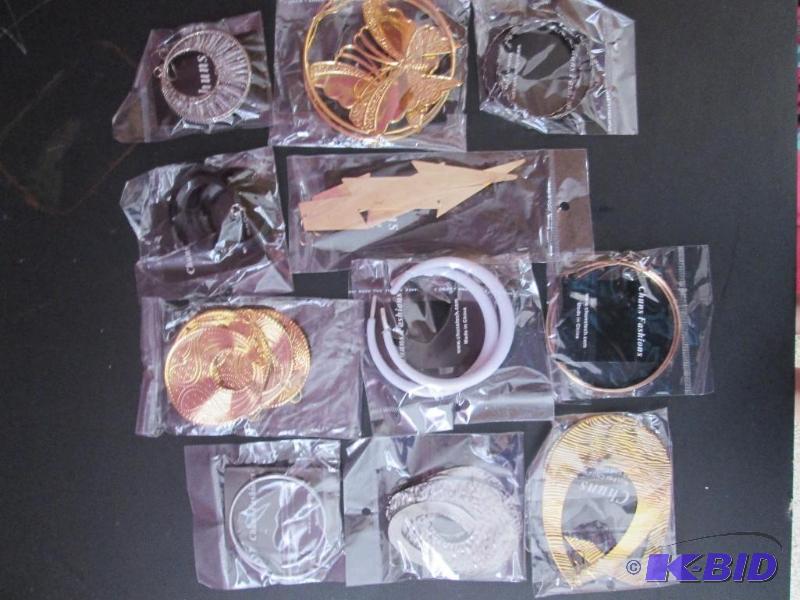 lot 171 image: lot of large gold and sliver hoop earrings br...