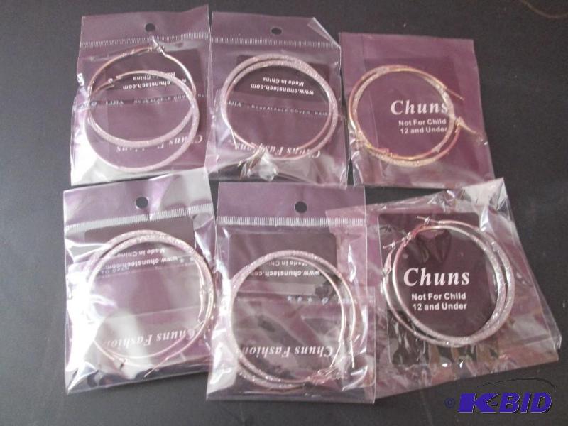 lot 172 image: lot of gold and sliver sparkled hoop earrings...