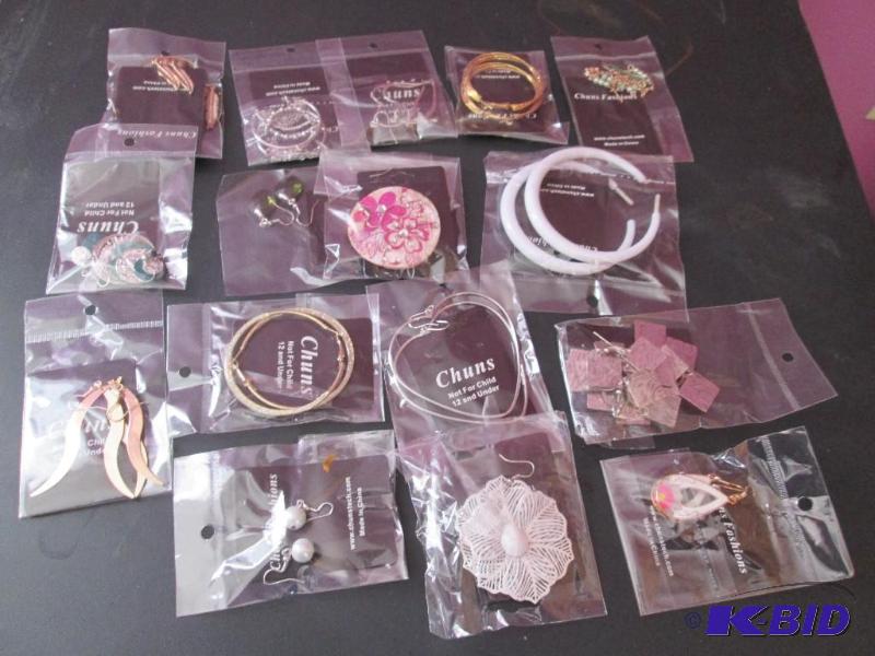 lot 182 image: lot of larger earrings brand new-great for re...