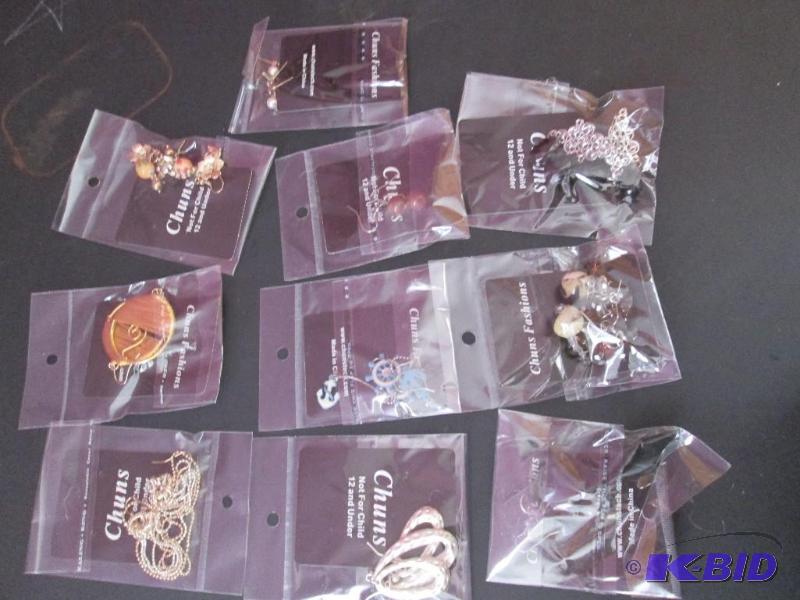 lot 191 image: lot ofearrings brand new-great for resale...