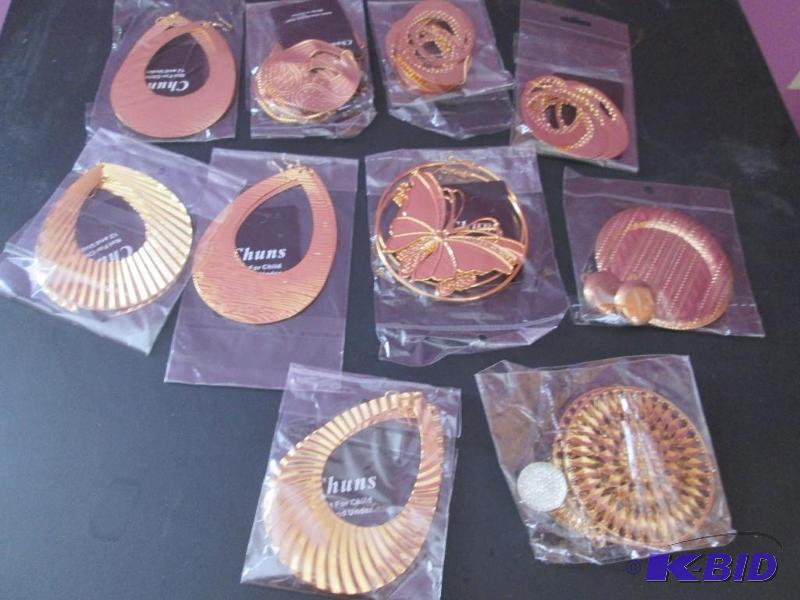 lot 192 image: lot of large gold hoop earrings brand new gre...