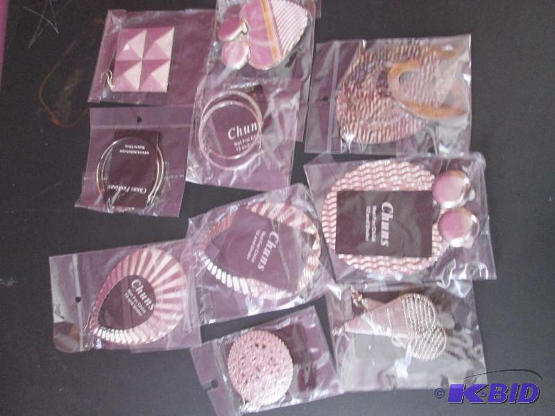 lot 194 image: lot of larger earrings brand new-great for re...