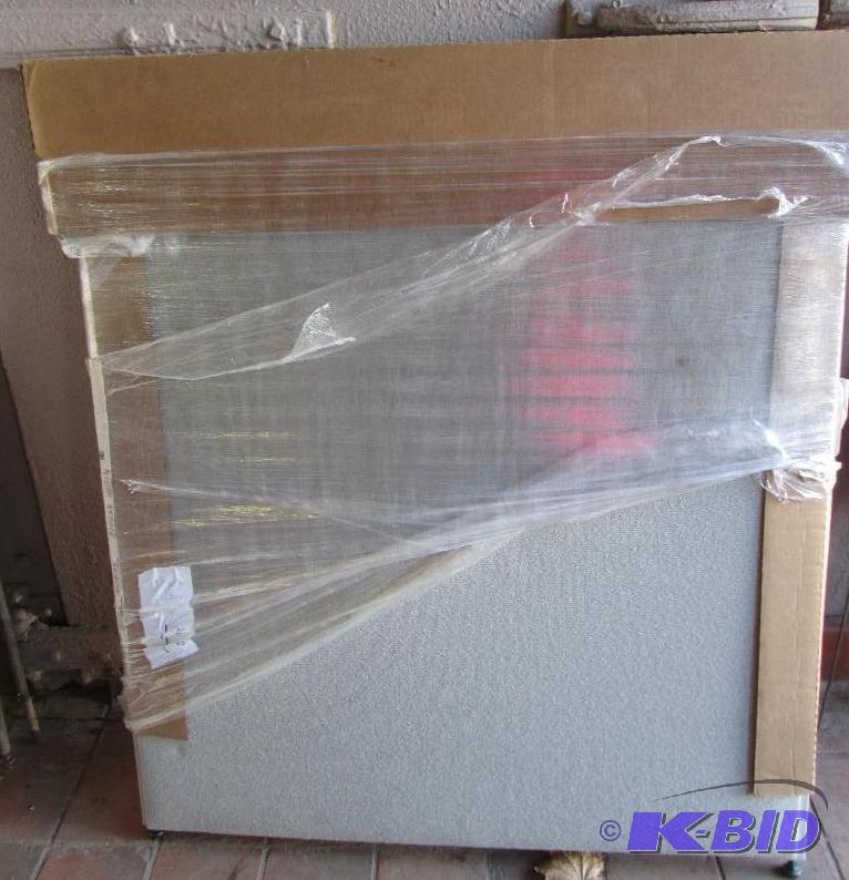 lot 265 image: panel with adjustable feet 36 x 40 brand ...