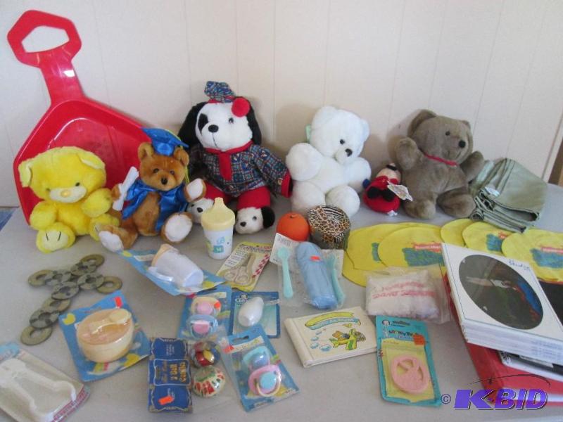 lot 266 image: lot of stuffed animals, toys, books, dcor, an...