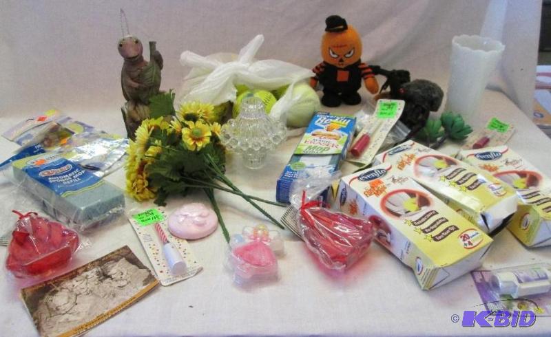 lot 281 image: mixed lot of dcor, cleaning supplies, househo...