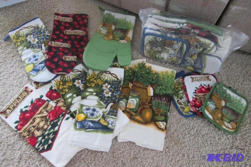 lot 301 image: 2 sets of 12 pc kitchen towel and potholder s...