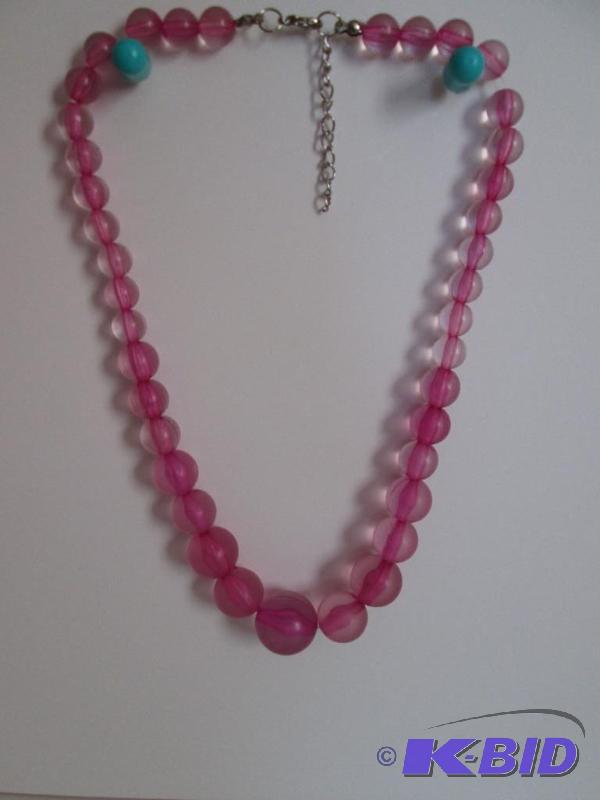 lot 314 image: Pink beaded necklace...
