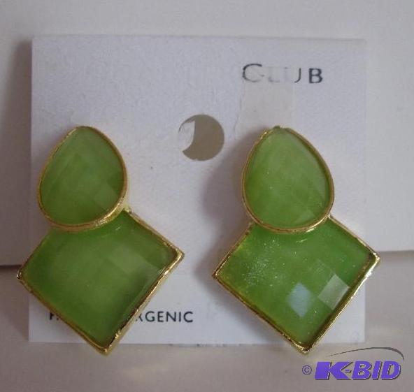 lot 328 image: Charter Club Hypo-allergentic lime green and ...