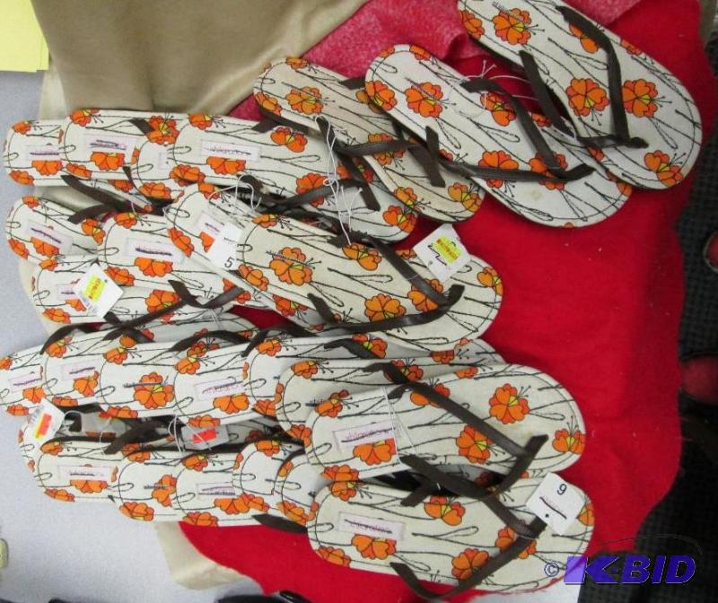 lot 357 image: Qty 13 pairs of Xhilaration flip flops size 5...