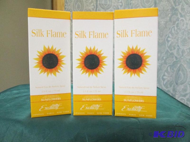 lot 385 image: Qty 3 Exclusif Club -Silk Flower- Our Alterna...