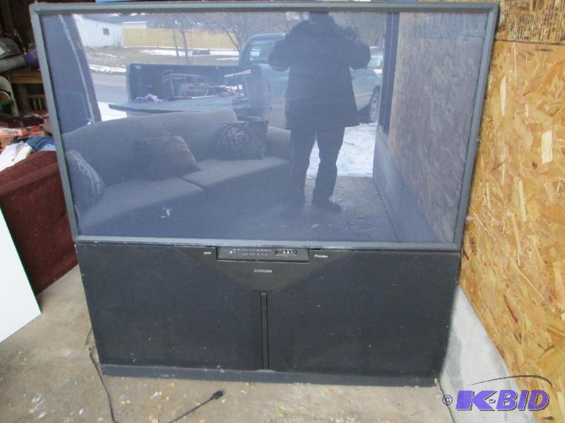 lot 442 image: Mitsubishi projection screen TV model WS-6581...