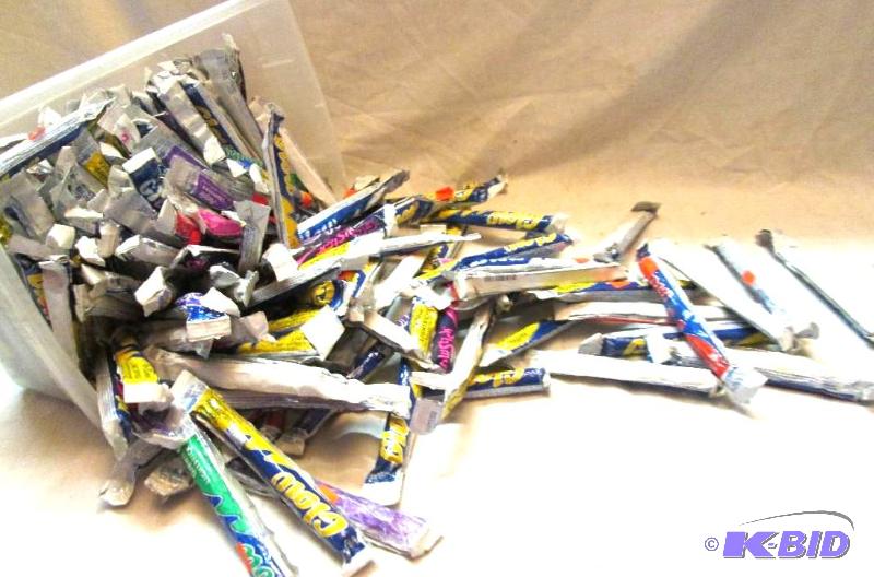 lot 76 image: huge lot of colored glow sticks...