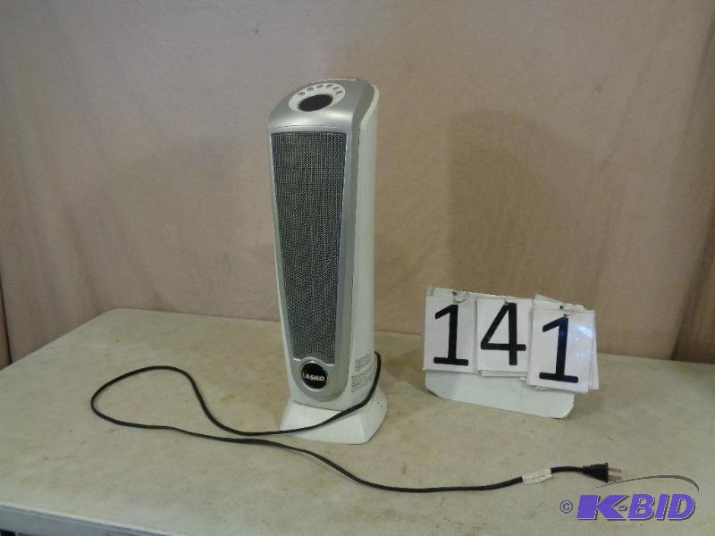 lot 141 image: Ceramic Element Oscillating Tower HeaterFan....