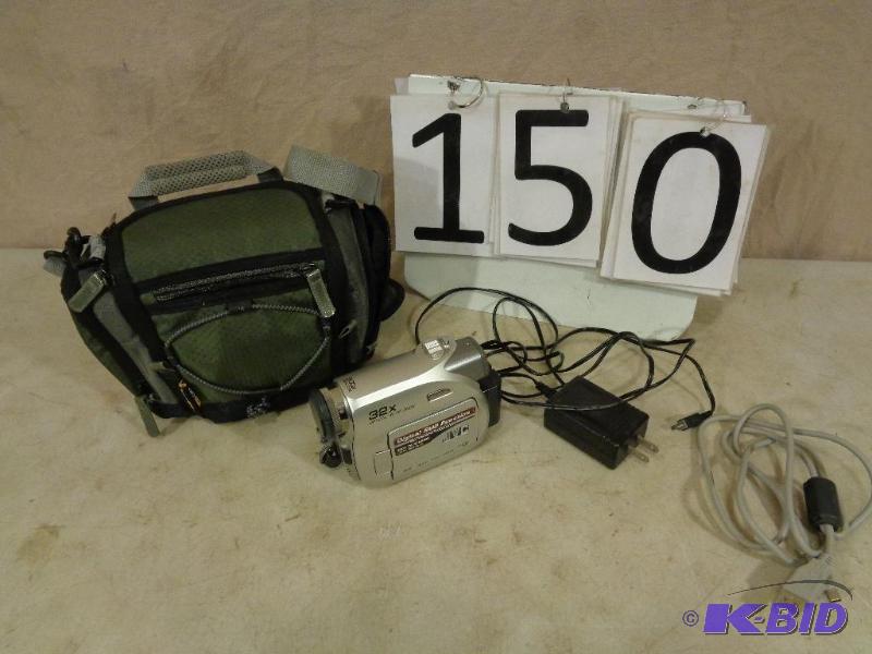lot 150 image: JVC Digital Video Camera Model GR-D370U. 32X ...