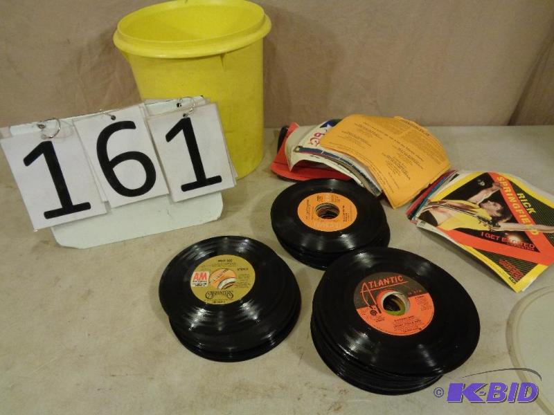 lot 161 image: Lot of records. Kenny Rogers, John Denver, Th...