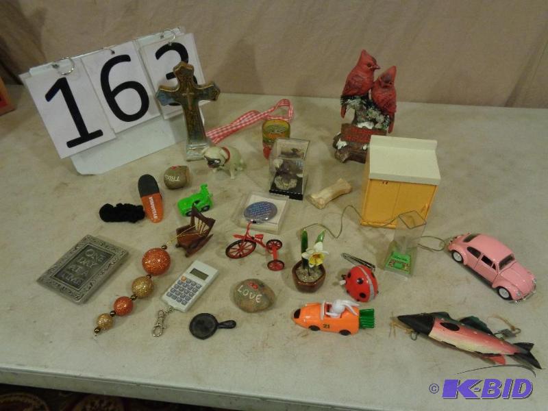 lot 163 image: Collectibles and miniatures. Ideal Toy blende...