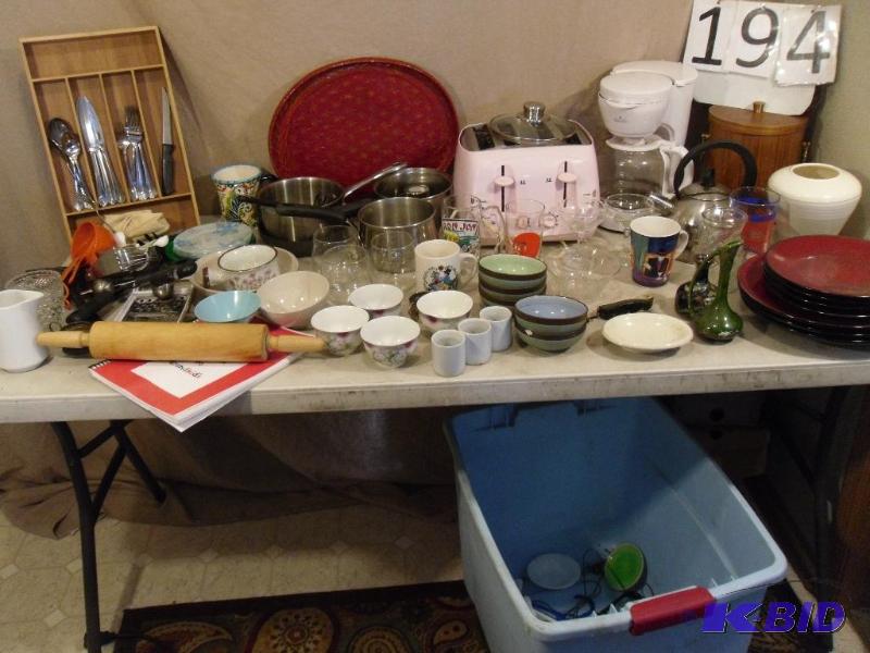 lot 194 image: Lot of Assorted Kitchen Items. Plates, Coffee...