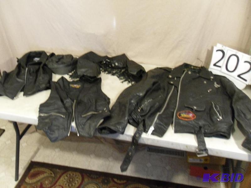 lot 202 image: Bermans Size Small (not marked)&nbspLeathe...