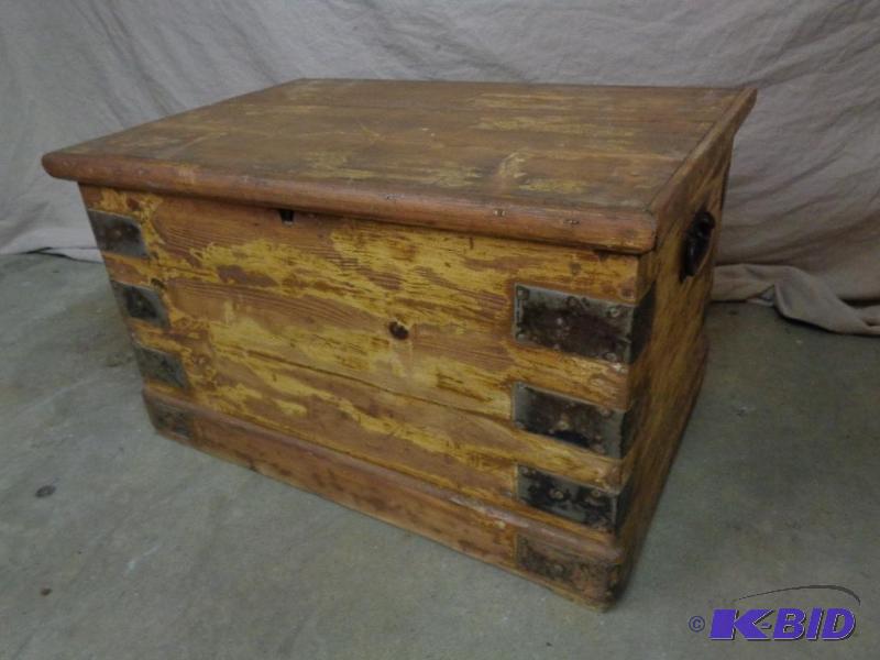 lot 20B image: Small wood trunk. Seems to be lined with old ...