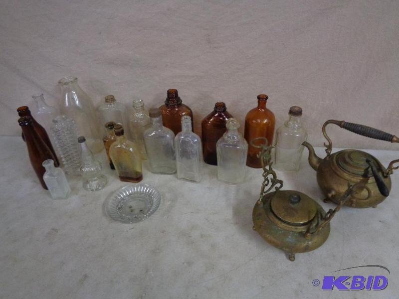 lot 225A image: BrassBronze Kettles, Old Brown and Clear Bo...