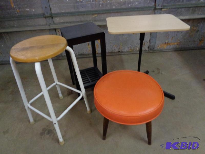 lot 26D image: 2 Assorted Stools and 2 Small Tables. Scratch...