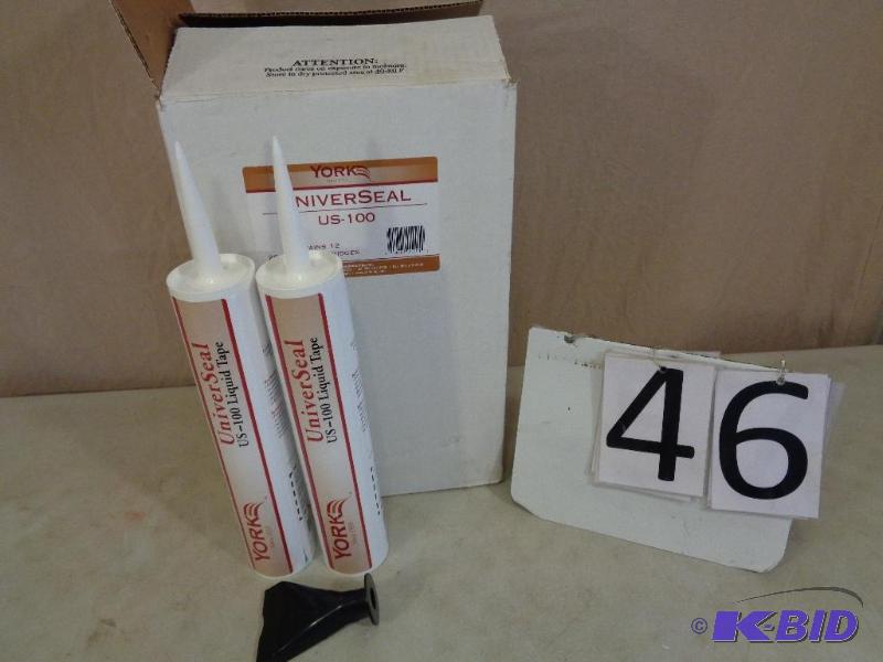 lot 46 image: Case of 12 New 28 oz&nbspUniverSeal&nbspUS-...