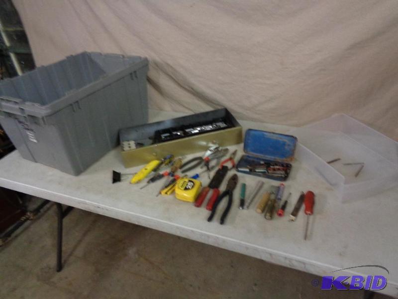 lot 86C image: Asorted hand tools. Pliers, tape measure, scr...