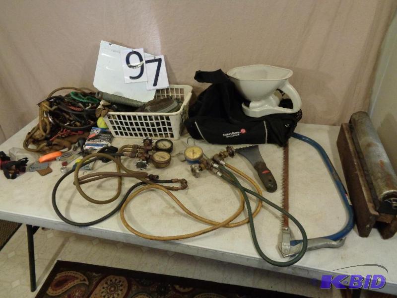 lot 97 image: Refrigerant Gauges (one missing gauge), ...