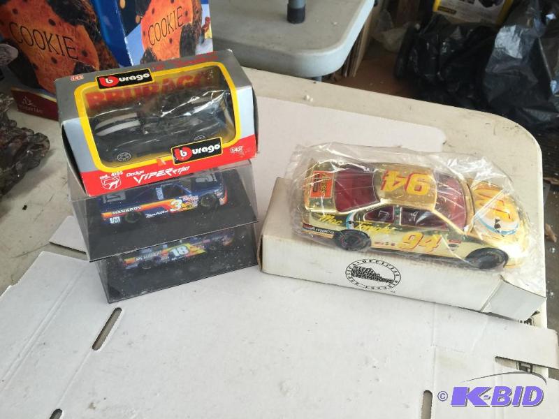 lot 103 image: Misc Nascar collectibles...