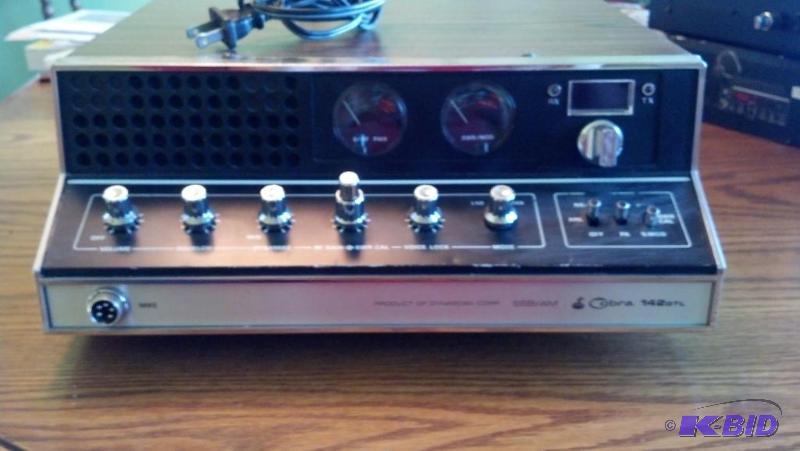 lot 22 image: Cobra 142 Scanner, works and in great shape...