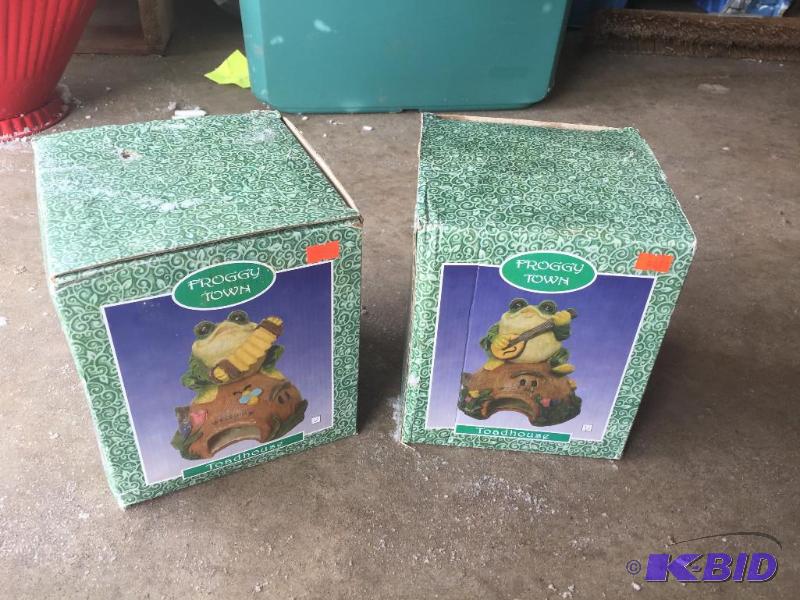 lot 32 image: Frog statues...