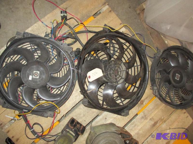 lot 6 image: Extra radiator cooling fans, works...