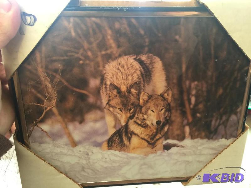 lot 70 image: Small 8x10 wolf picture...