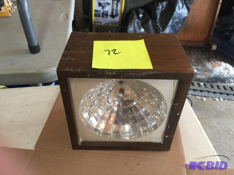 lot 72 image: Strobe Light...