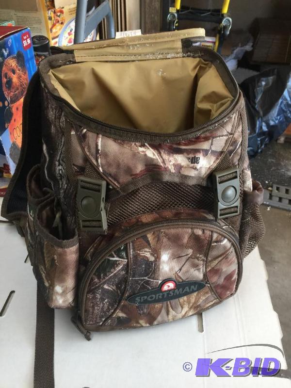 lot 92 image: Small camo backpack...