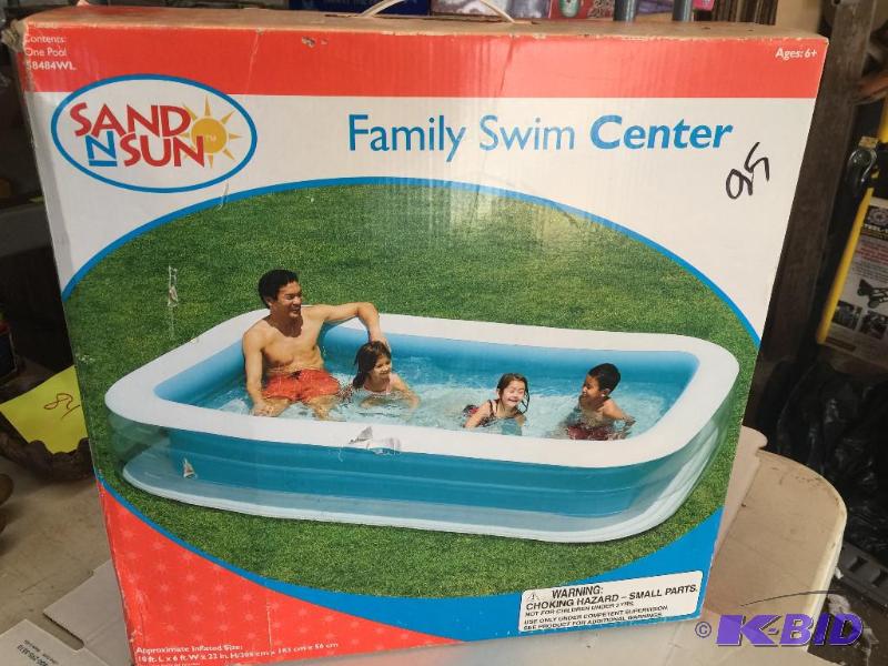 lot 95 image: Inflatable San And Sun pool...