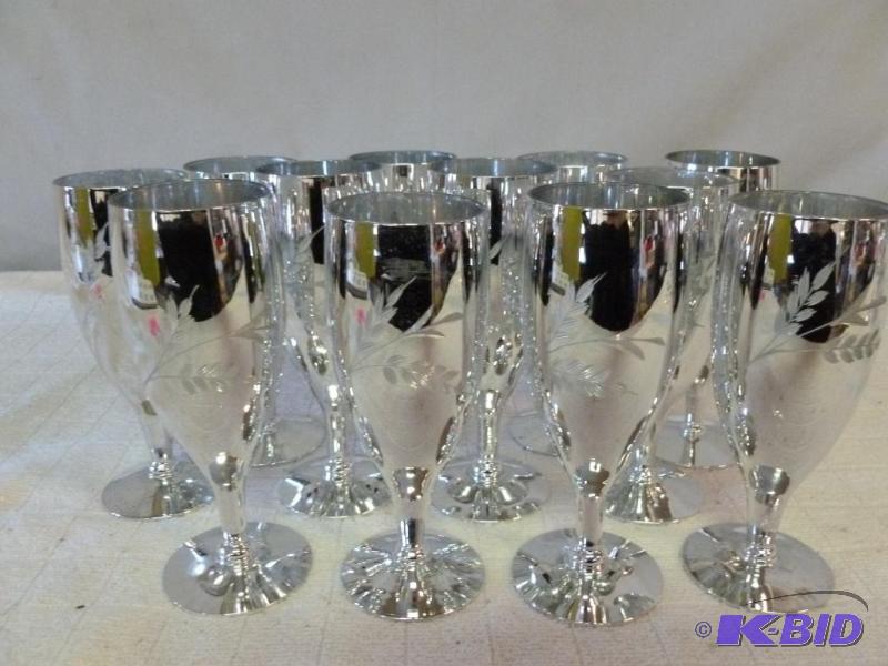 lot 104 image: Beautiful Mueller - Candlelite Crystal, blown...