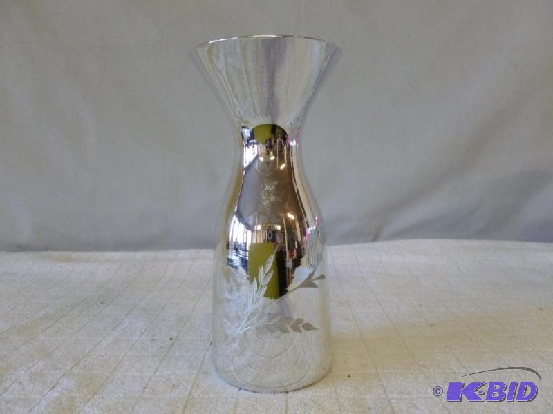 lot 106 image: Beautiful Mueller - Candlelite Crystal, blown...