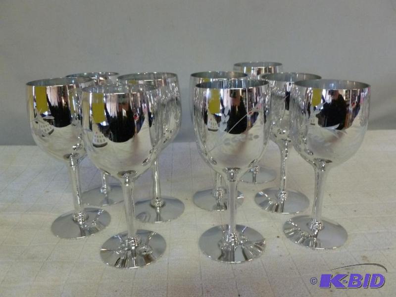 lot 108 image: Beautiful Mueller - Candlelite Crystal, blown...