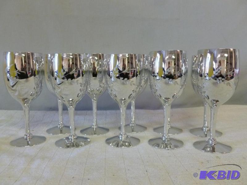 lot 109 image: Beautiful Mueller - Candlelite Crystal, blown...