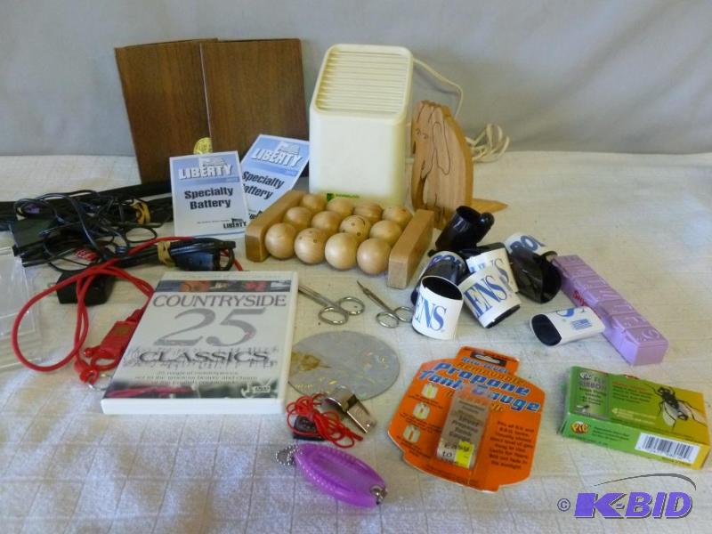 lot 113 image: This lot consists of several new roll up sung...