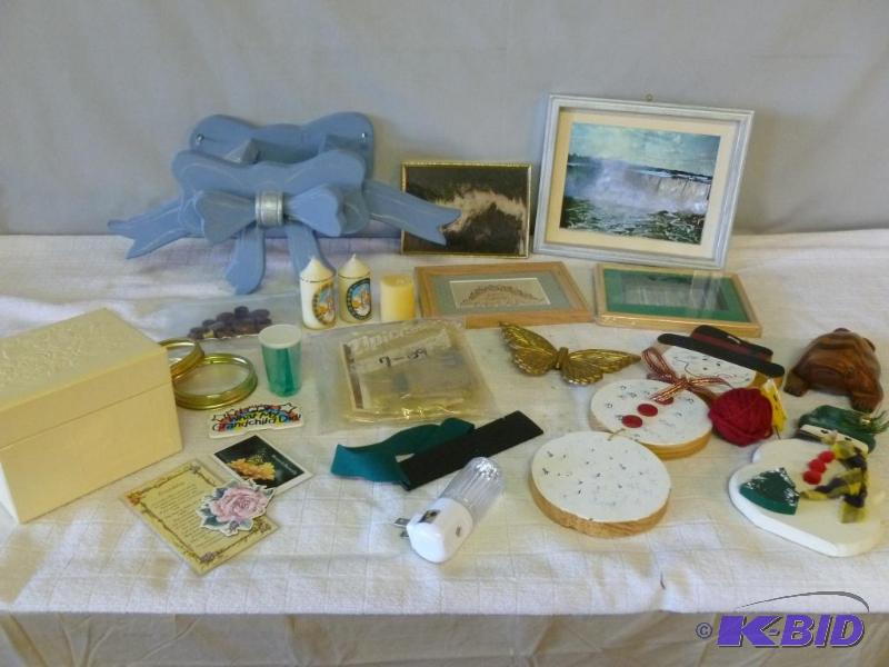 lot 131 image: Large lot of decorative and miscellaneous ite...