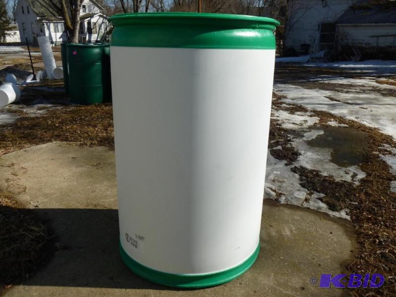 lot 141 image: Large 55 gallon plastic drum, comes with two ...