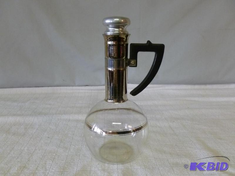 lot 23 image: Vintage Inland XXX hand blown glass pitcher w...