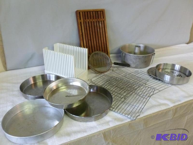 lot 27 image: Lot of kitchen items that includes a Westbend...