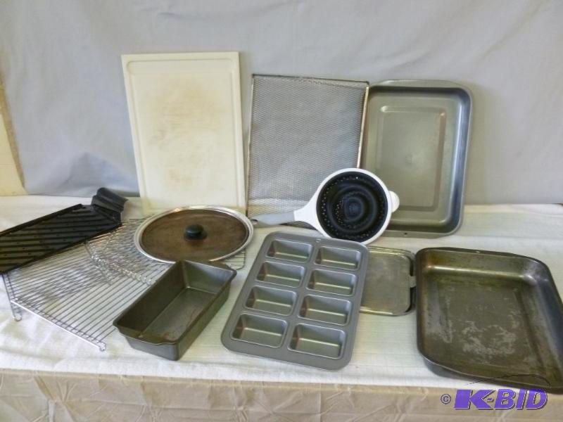 lot 28 image: Lot of kitchen items that includes a Dexas lo...