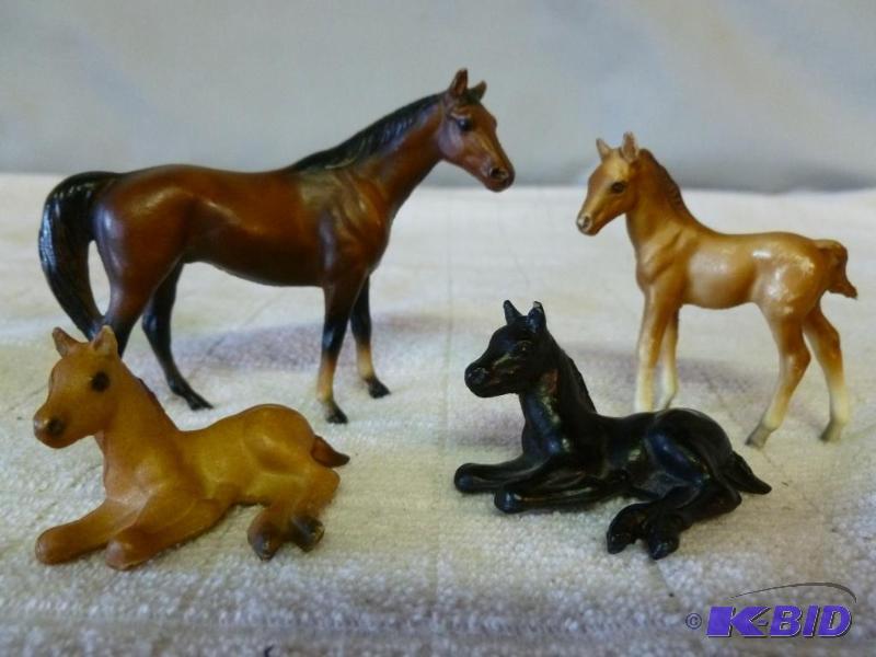 lot 54 image: Lot of four vintage 1970s Breyer&nbspsmall ...