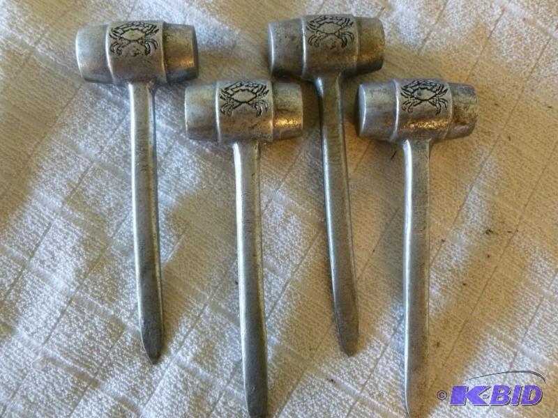 lot 86 image: Lot of four heavy duty cast aluminum shell fi...