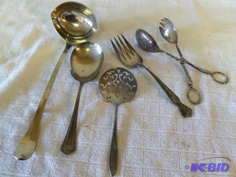 lot 90 image: Lot of five silver plate items that includes ...